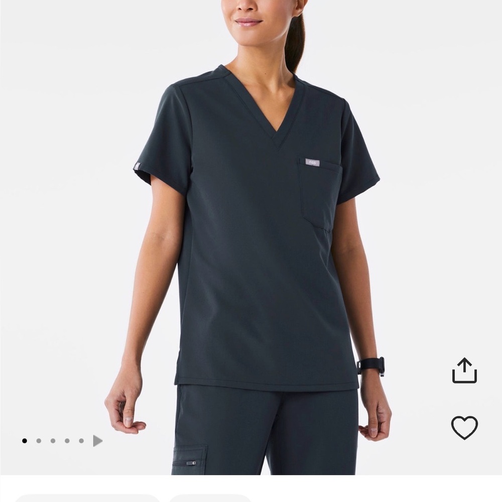Figs Short Sleeve V-Neck Scrub Top in Charcoal